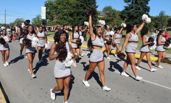AAMU cheerleaders in parade